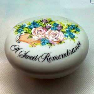 Avon Porcelain Jewelry, Ring, Keepsake,Trinket Gift Box or Ring Box “ A Sweet Re